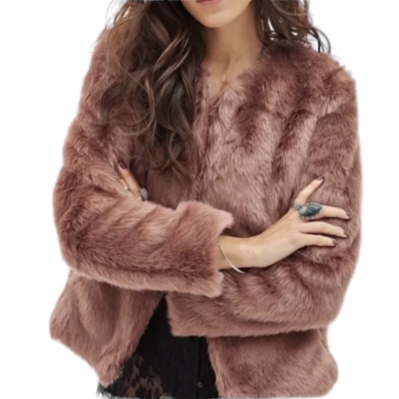 Forever 21 Jackets & Blazers - NWT FOREVER 21 Faux Fur Rose Mauve Jacket Coat Lined Size M